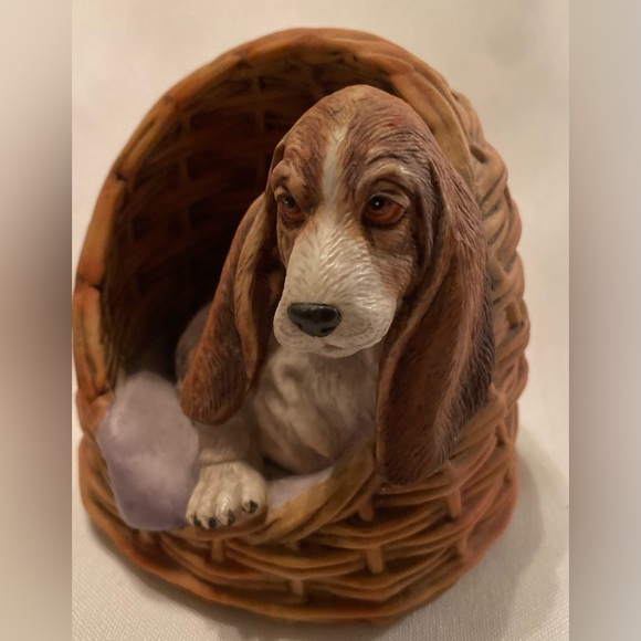 Sally Miller "Last Of The Litter" Ceramic Sculpture - Basset Hound - Picture 3 of 6